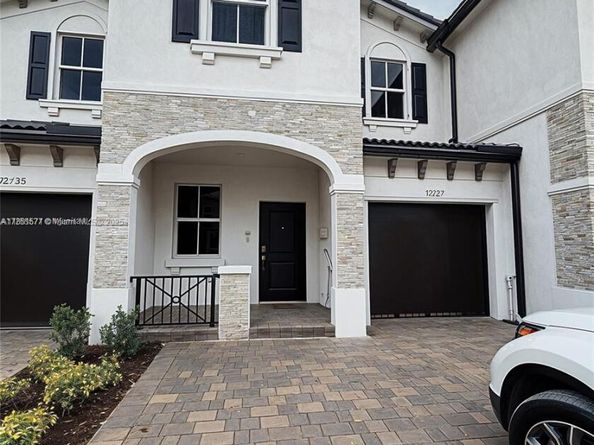 12727 NW 23rd Pl, Miami FL 33167