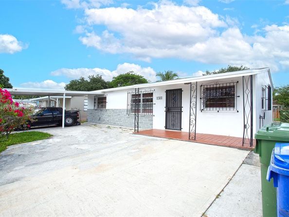 1311 SW 33rd Ter, Fort Lauderdale FL 33312