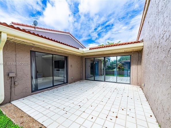 402 St Andrews Rd 55, Hollywood FL 33021