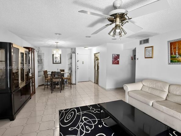 8280 SW 24th St 7104, North Lauderdale FL 33068