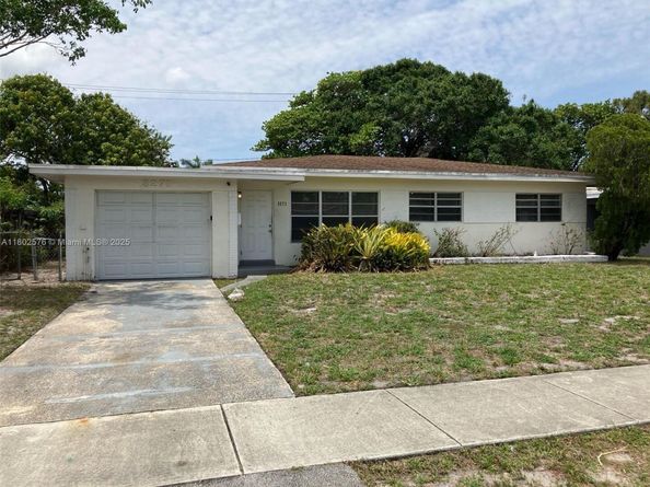 3271 Auburn Blvd, Fort Lauderdale FL 33312