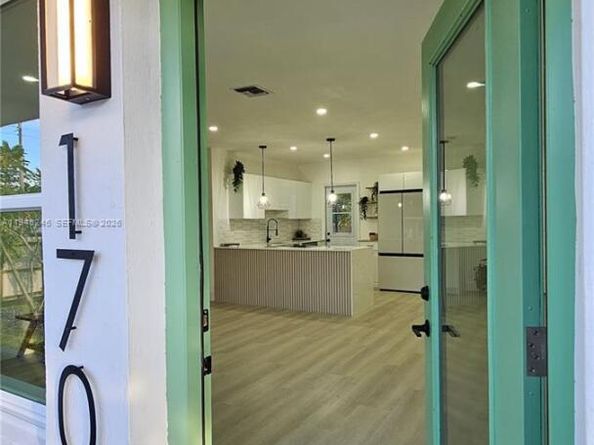 170 NE 171st St, North Miami Beach FL 33162
