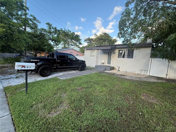 2651 SW 62nd Ave, Miramar FL 33023
