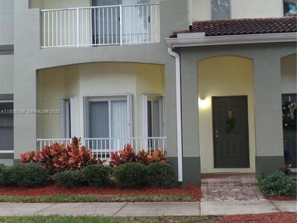 2452 SE 19th Ct, Homestead FL 33035