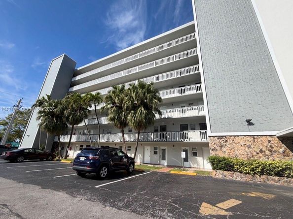 420 NE 12th Ave 502, Hallandale Beach FL 33009