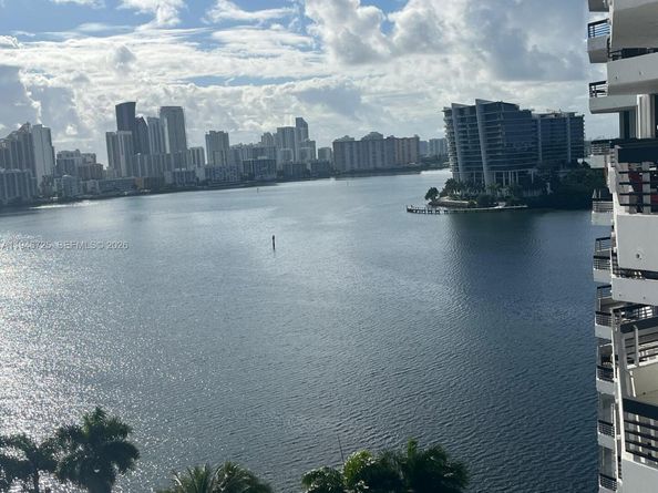 3530 Mystic Pointe Dr 1412, Aventura FL 33180