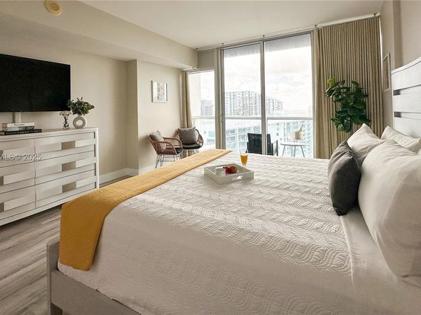 485 Brickell Ave 4405, Miami FL 33131