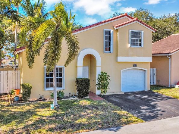 12797 NW 13th St, Sunrise FL 33323