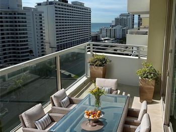 5600 Collins Ave