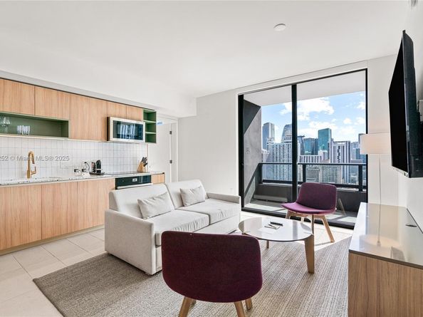 159 NE 6th St 2405, Miami FL 33132