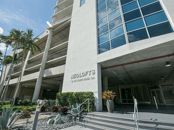 10 SW South River Dr 1704, Miami FL 33130
