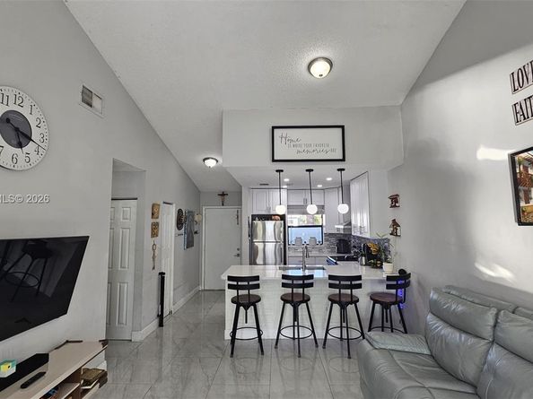 8019 NW 100th Dr, Tamarac FL 33321