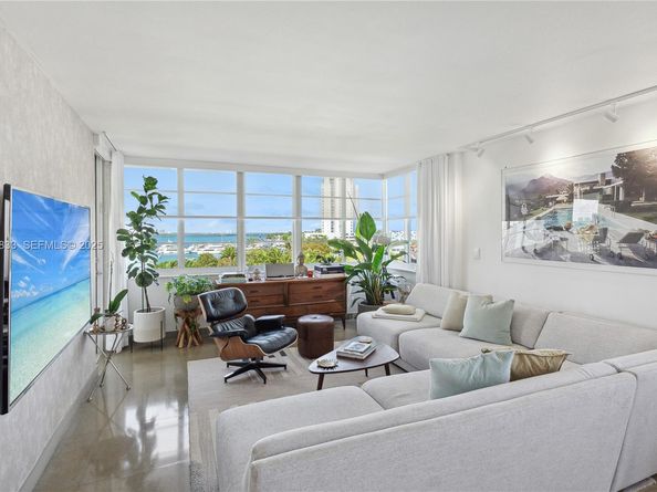 1670 Lincoln Ct. PH7E, Miami Beach FL 33139