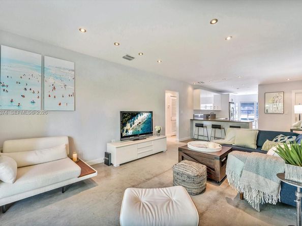 1821 Jefferson Ave 301, Miami Beach FL 33139