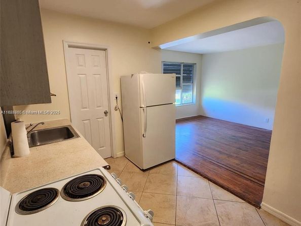 1843 Wiley St, Hollywood FL 33020