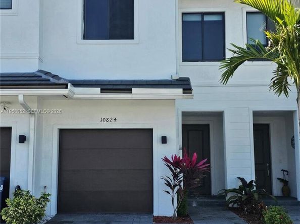 10824 SW 232nd Ter ., Homestead FL 33032