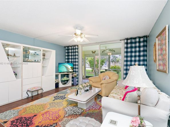 1001 NE 14th Ave 107, Hallandale Beach FL 33009