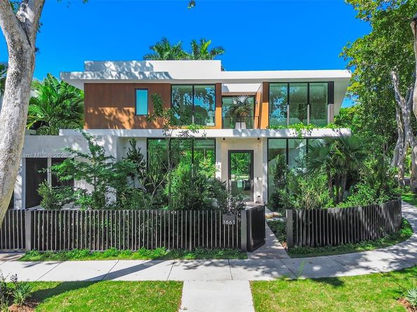 1661 Onaway Dr, Miami FL 33133