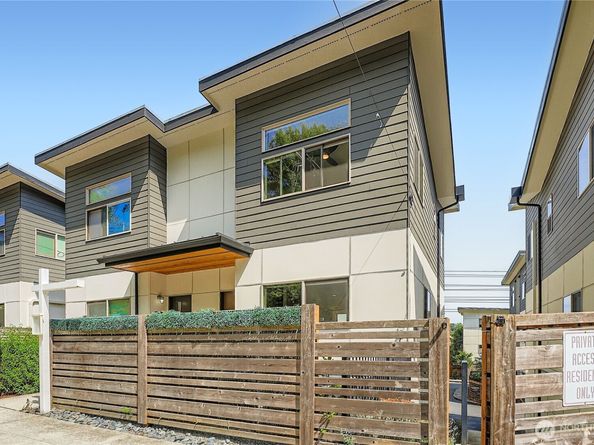 8718 42nd Avenue S, Seattle WA 98118