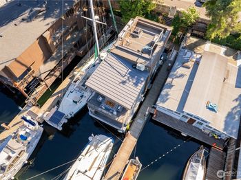 2542 Westlake Avenue N