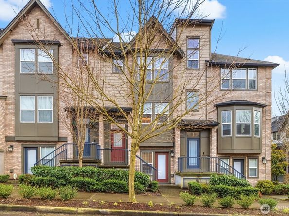 971 NE Ellis Drive 5.2, Issaquah WA 98029