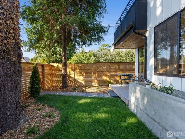 10717 2nd Avenue NW, Seattle WA 98177