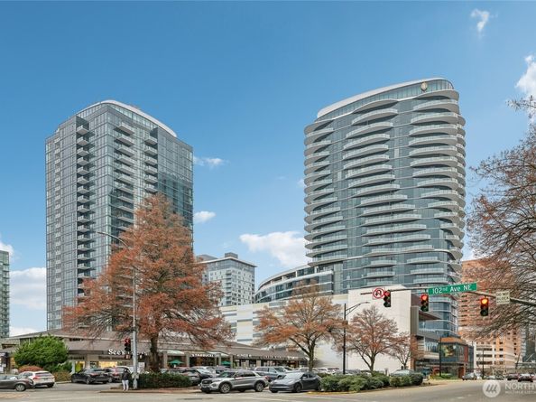 838 Avenue Square NE 1705, Bellevue WA 98004