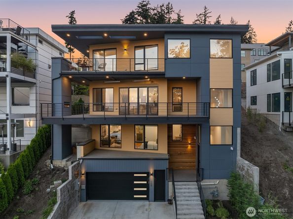 11909 90th Avenue NE, Kirkland WA 98034