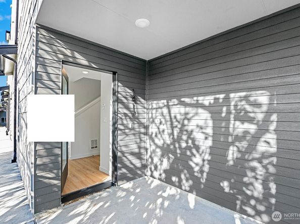 1417 SW 111th Lane, Seattle WA 98164