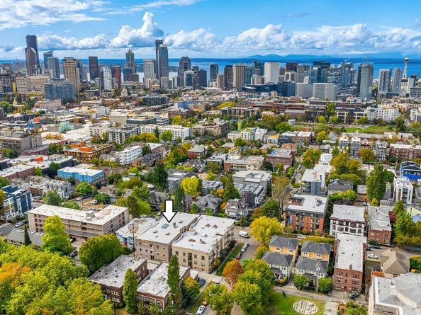1726 15th Avenue 7, Seattle WA 98122