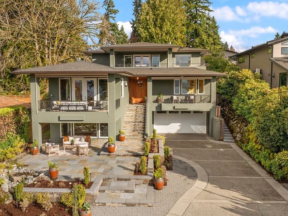 1610 10th Street W, Kirkland WA 98033