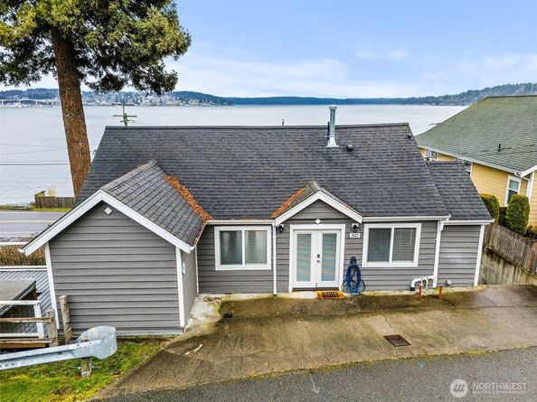 1805 Lawrence Street, Port Orchard WA 98366