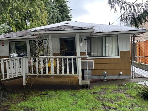 7033 S 116th Place, Seattle WA 98178