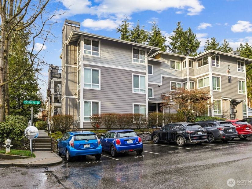 3901 243rd Place SE O302, Bothell WA 98021