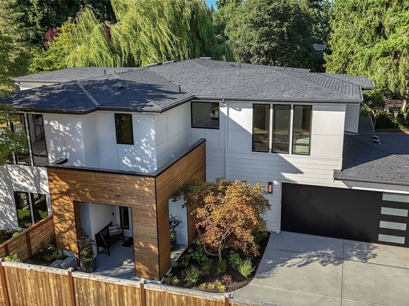 912 18th Avenue W, Kirkland WA 98033