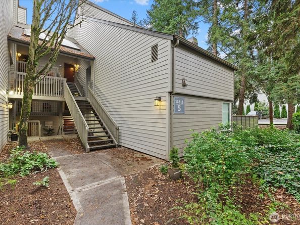11815 93rd Lane NE 203, Kirkland WA 98034