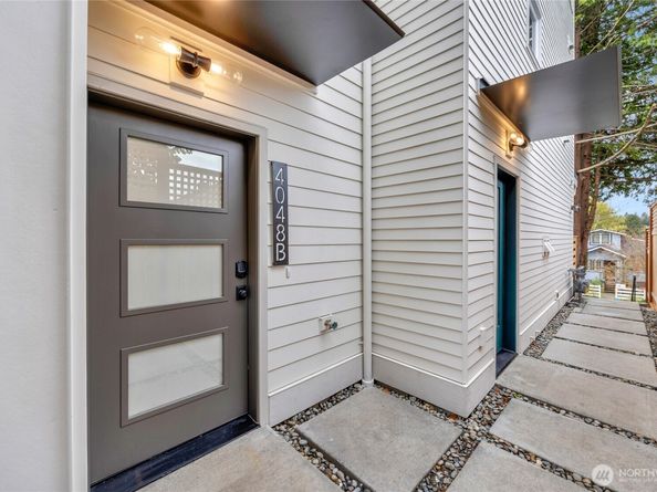 4048 32nd Avenue W B, Seattle WA 98199