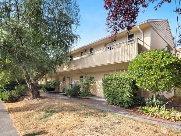 4707 40th Avenue NE 4737, Seattle WA 98105