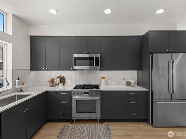 8337 C 12th Avenue NW, Seattle WA 98117