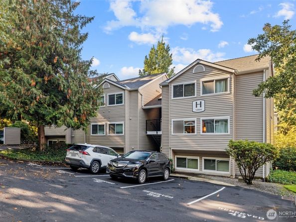 12044 100th Avenue NE H102, Kirkland WA 98034