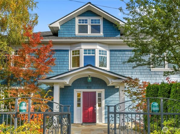 922 Nob Hill Avenue N, Seattle WA 98109