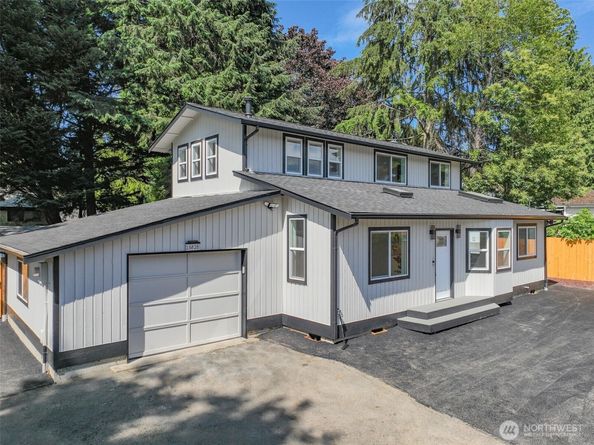 16828 Ambaum Boulevard S, Burien WA 98148