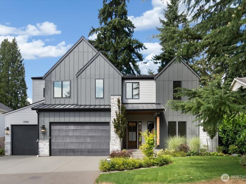 10924 SE 24th Place, Bellevue WA 98004