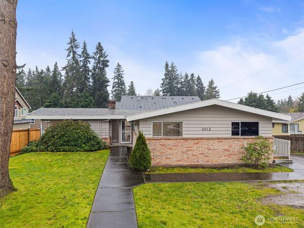 2612 204th St SW Street SW N, Lynnwood WA 98036
