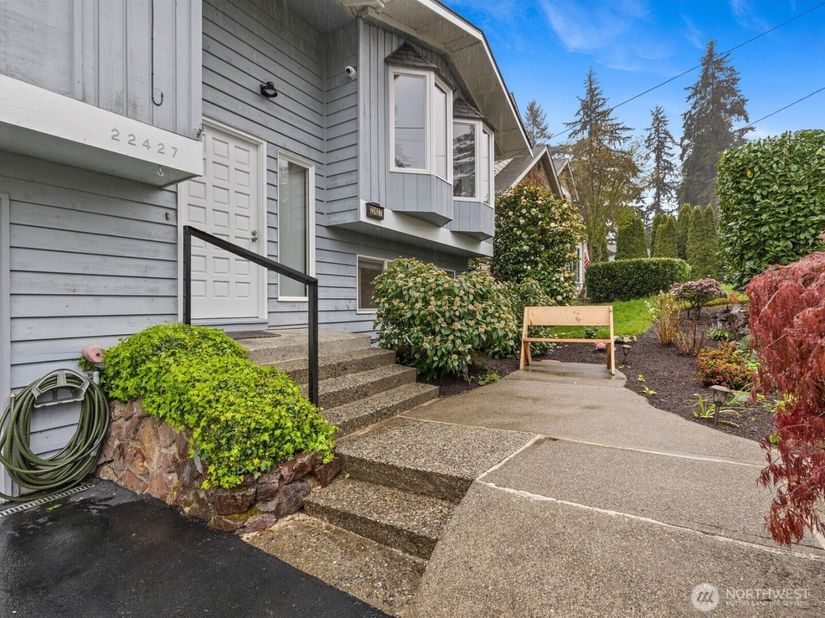 22427 82nd Ave W, Edmonds WA 98026