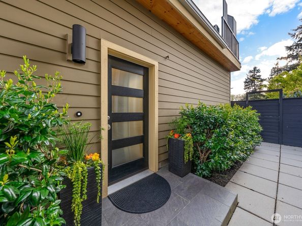 12011 9th Avenue NW 2, Seattle WA 98177