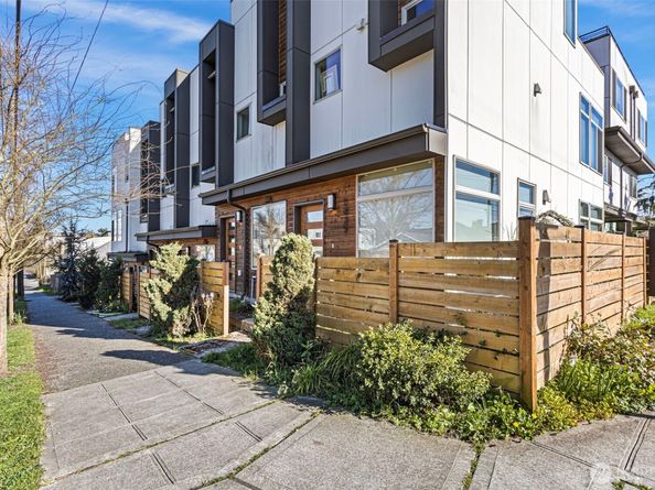 1827 NW 85th St, Seattle WA 98117