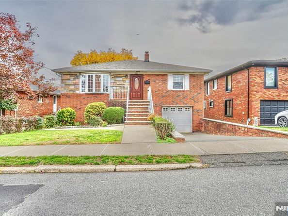 1106 Keswick Place, Fort Lee NJ 07024