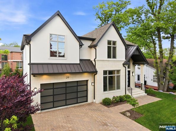 29 Roslyn Avenue, Englewood Cliffs NJ 07632