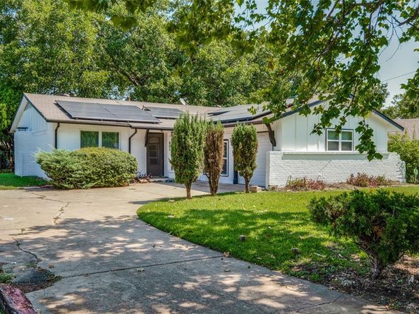 451  Southport Drive , Dallas Texas 75232